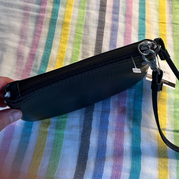 WILSONS Leather wristlet, brand new with tags! - Picture 4 of 8
